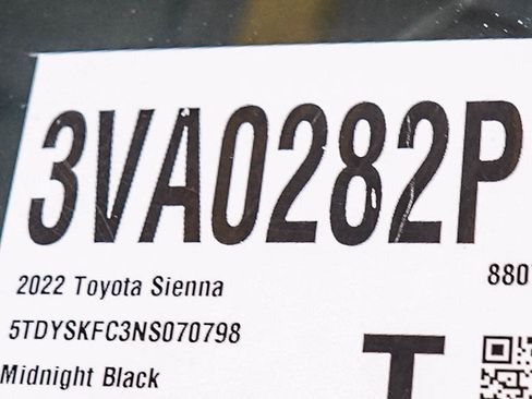 Used 2022 Toyota Sienna XLE AWD/4WD image 29