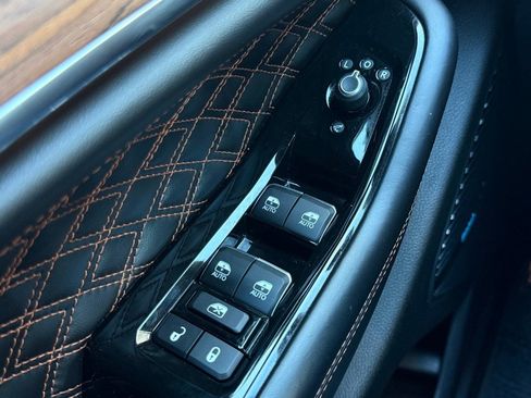 Used 2023 Jeep Grand Cherokee Summit w/ Luxury Tech Group V image 32