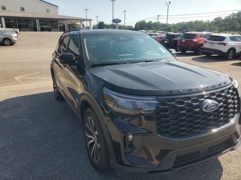 Used 2025 Ford Explorer ST-Line AWD/4WD image 4