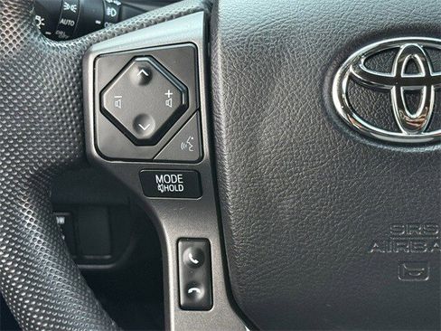 Used 2022 Toyota Tacoma TRD Off-Road image 14