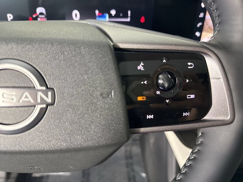 Used 2025 Nissan Murano SL AWD/4WD image 14