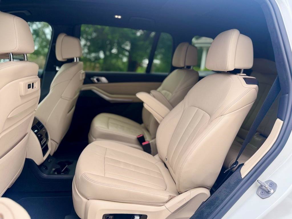 Used 2022 BMW X7 xDrive40i w/ Executive Package AWD/4WD image 12