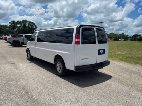 Used 2020 Chevrolet Express 3500 LS RWD image 3