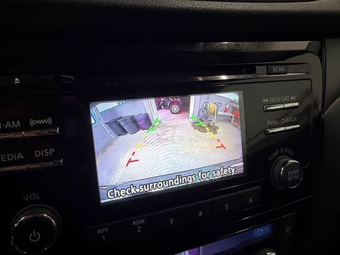 Used 2015 Nissan Rogue SV AWD/4WD image 16