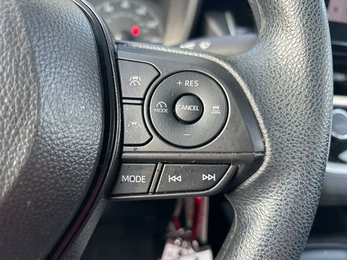 Used 2024 Toyota Corolla LE FWD image 19