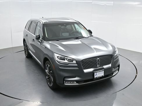 Used 2023 Lincoln Aviator Reserve w/ Equipment Group 201A AWD/4WD image 46