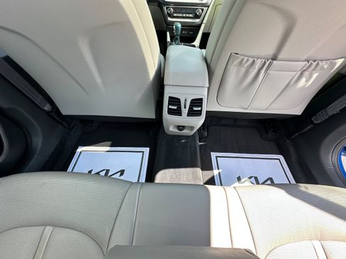 Used 2018 Hyundai Sonata Limited w/ Limited Ultimate Package 03 FWD image 12