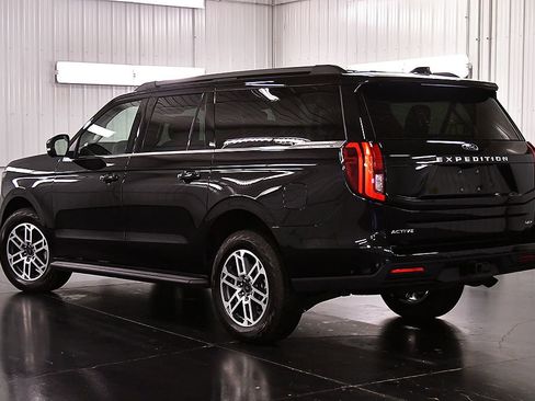 Used 2025 Ford Expedition Max Active AWD/4WD image 5