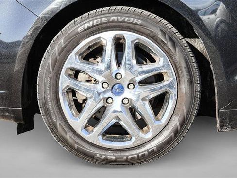 Used 2015 Ford Fusion SE image 9