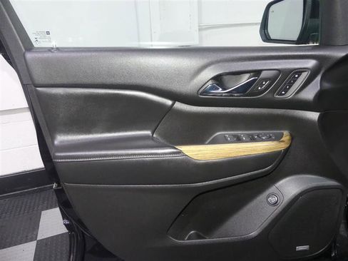 Used 2018 GMC Acadia Denali w/ Technology Package image 18