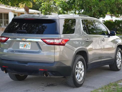 Used 2018 Chevrolet Traverse LT FWD image 6