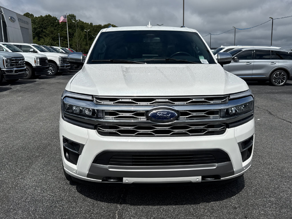 Used 2023 Ford Expedition Platinum AWD/4WD image 2