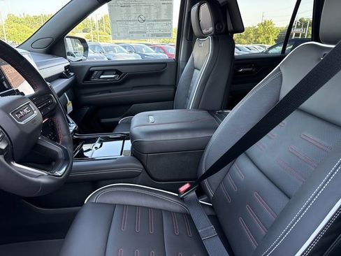 New 2026 GMC Yukon AT4 Ultimate w/ LPO, Floor Liner Package AWD/4WD image 5