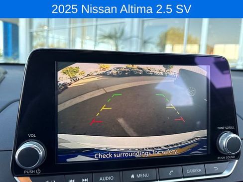 Used 2025 Nissan Altima 2.5 SV FWD image 19