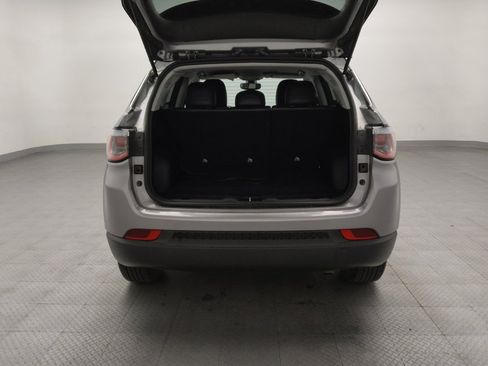 Used 2020 Jeep Compass Latitude w/ Popular Equipment Group FWD image 29