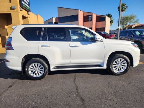 Used 2021 Lexus GX 460 Premium w/ Premium Package AWD/4WD image 2