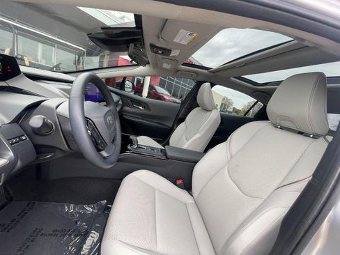 Used 2024 Toyota Prius Limited w/ Limited Premium Package image 23