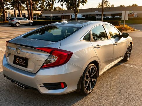 Used 2019 Honda Civic Sport image 9