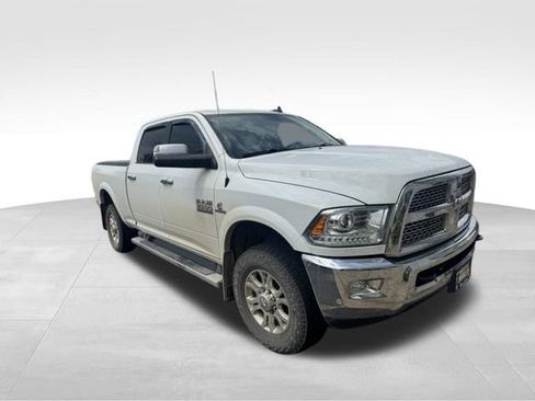 Used 2018 RAM 2500 Laramie w/ Convenience Group AWD/4WD image 4