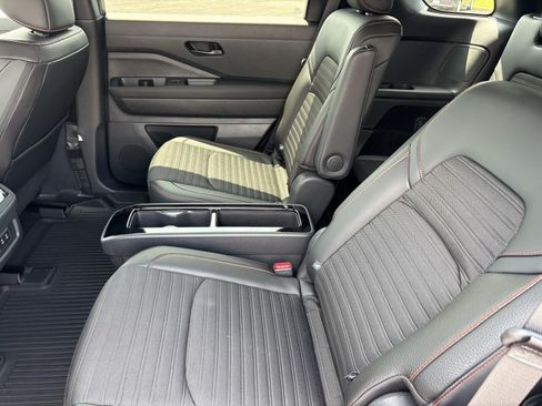 Used 2026 Nissan Pathfinder Rock Creek w/ Rock Creek Premium Package AWD/4WD image 18