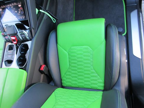 Used 2022 Lamborghini Urus image 33