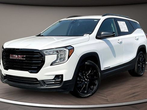 Used 2023 GMC Terrain SLT w/ Elevation Edition FWD image 3