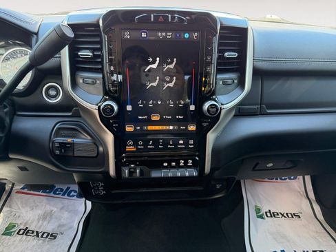Used 2024 RAM 2500 Laramie AWD/4WD image 11