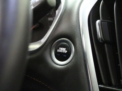 Used 2019 Chevrolet Traverse LT w/ LT Premium Package image 14