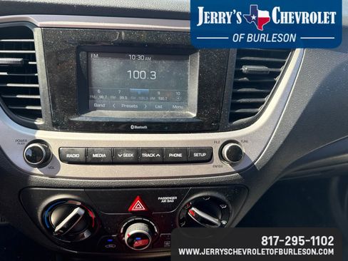 Used 2019 Hyundai Accent SE FWD image 11