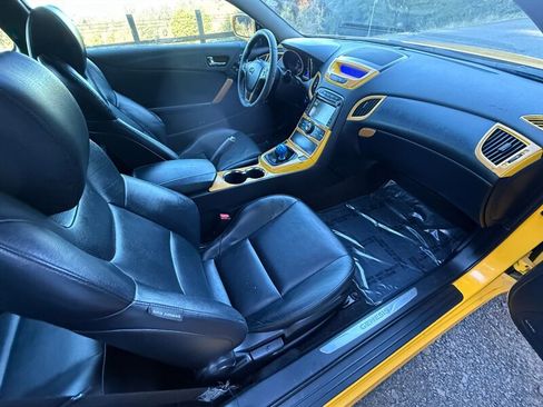 Used 2012 Hyundai Genesis 3.8 image 16