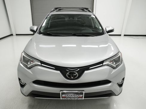 Used 2018 Toyota RAV4 XLE FWD image 2