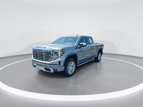 Used 2026 GMC Sierra 1500 Denali w/ Technology Package AWD/4WD image 5