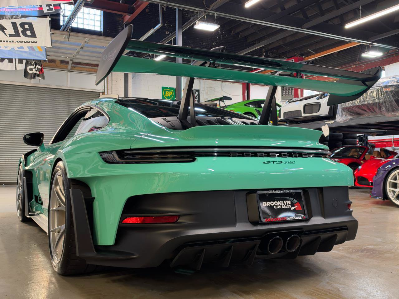 Used 2024 Porsche 911 GT3 RS RWD image 8