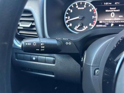 Used 2022 Nissan Rogue SV image 30