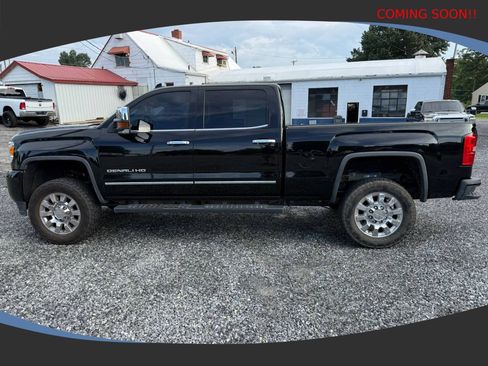 Used 2015 GMC Sierra 2500 Denali w/ Duramax Plus Package AWD/4WD image 6