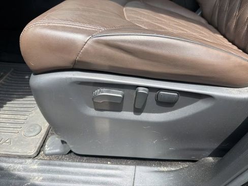 Used 2023 Nissan Armada Platinum w/ Captain's Chairs Package AWD/4WD image 6