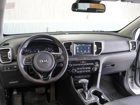 Used 2018 Kia Sportage EX image 11