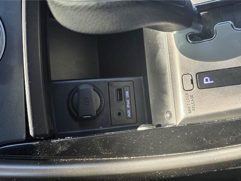 Used 2013 Hyundai Elantra GLS w/ Preferred Pkg FWD image 17