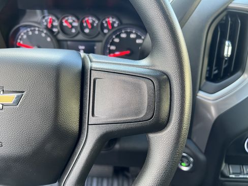 Used 2025 Chevrolet Silverado 1500 W/T image 20