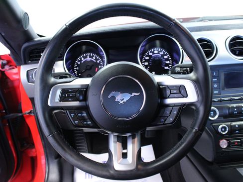 Used 2018 Ford Mustang GT RWD image 15