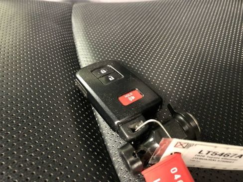 Used 2020 Toyota 4Runner Limited AWD/4WD image 31