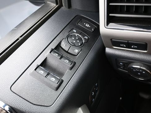 Used 2022 Ford F250 Lariat w/ Tremor Off-Road Package AWD/4WD image 25