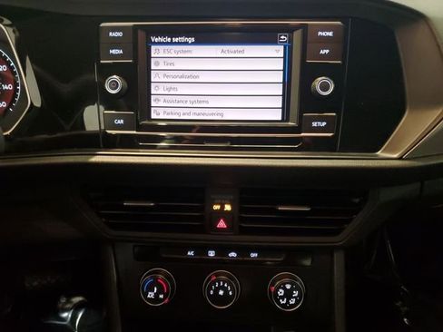 Used 2019 Volkswagen Jetta S image 18