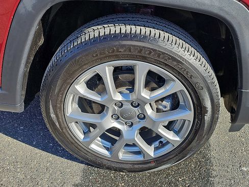 Used 2022 Jeep Compass Latitude w/ Sun and Sound Group image 8