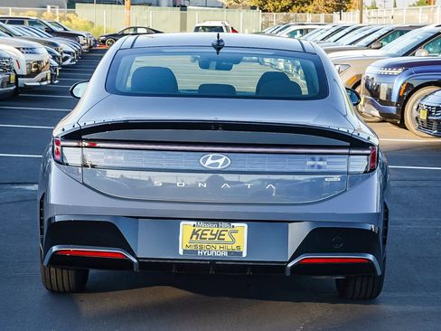 New 2026 Hyundai Sonata SEL image 5