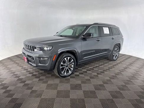 Used 2021 Jeep Grand Cherokee L Overland w/ Luxury Tech Group IV AWD/4WD image 3