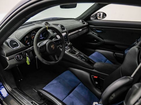 Used 2025 Porsche 718 Cayman GT4 RS RWD image 2