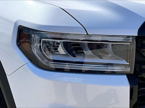 Used 2021 GMC Acadia SLT w/ Elevation Edition FWD image 33