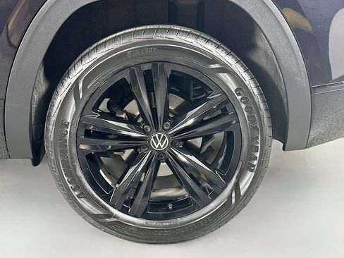 Used 2023 Volkswagen Atlas Cross Sport SEL R-Line image 29