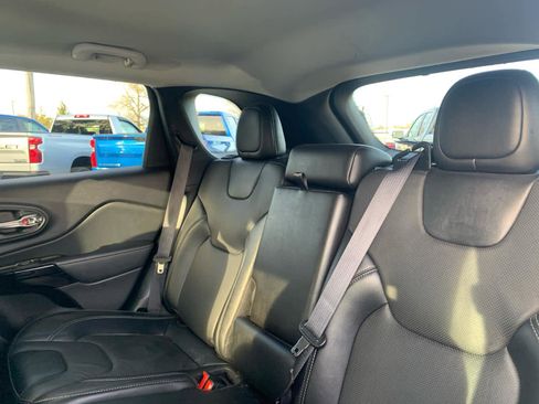 Used 2023 Jeep Cherokee Altitude Lux image 29